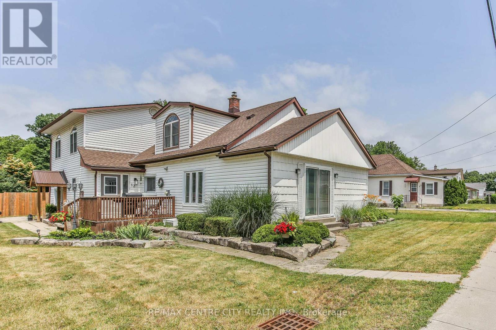 13 Potters Road N, Tillsonburg, Ontario  N4G 2G9 - Photo 4 - X12439497