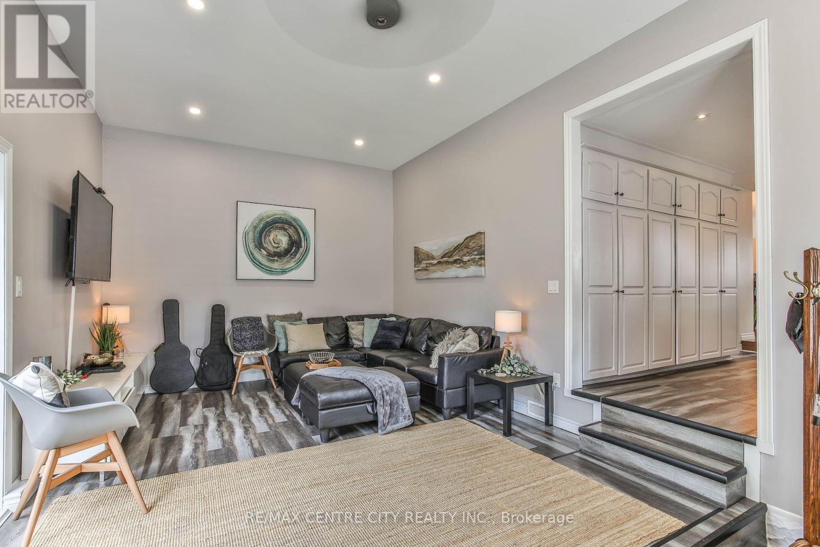 13 Potters Road N, Tillsonburg, Ontario  N4G 2G9 - Photo 7 - X12439497