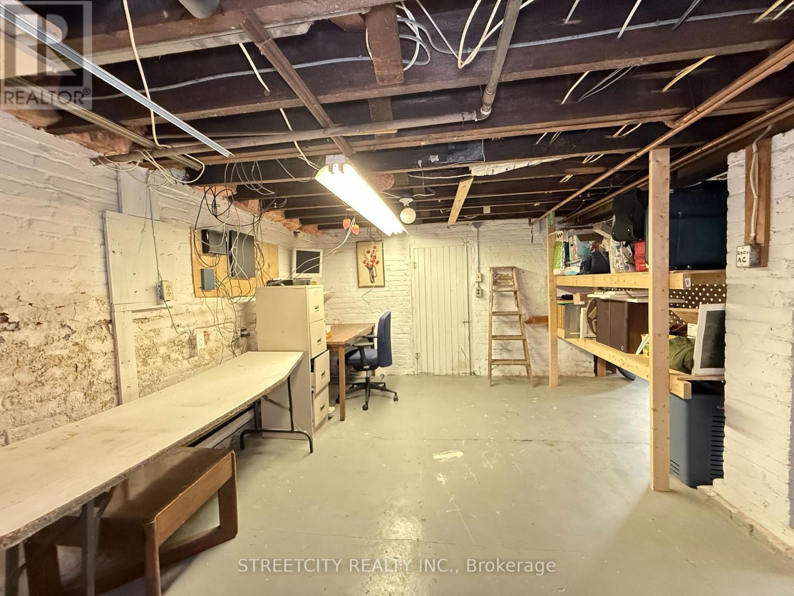 204 London Road, Sarnia, Ontario  N7T 4V5 - Photo 18 - X12439502