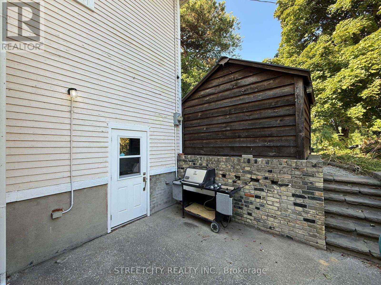 204 London Road, Sarnia, Ontario  N7T 4V5 - Photo 25 - X12439502