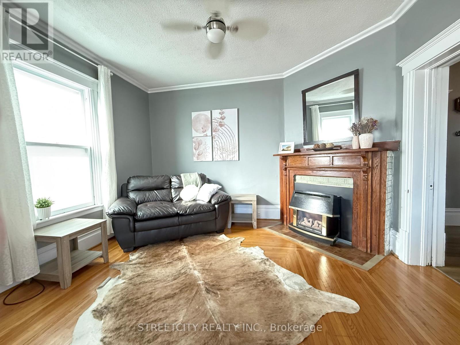 204 London Road, Sarnia, Ontario  N7T 4V5 - Photo 7 - X12439502