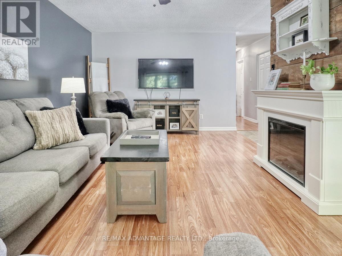 59 Buchan Road, London East, Ontario  N5V 4H6 - Photo 6 - X12439592