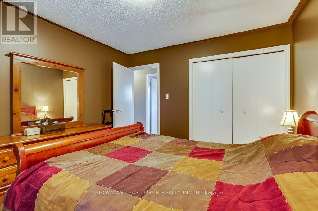 155 Caverly Road, Aylmer, Ontario  N5H 3C4 - Photo 11 - X12439596