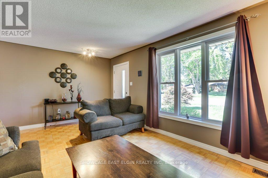 155 Caverly Road, Aylmer, Ontario  N5H 3C4 - Photo 6 - X12439596
