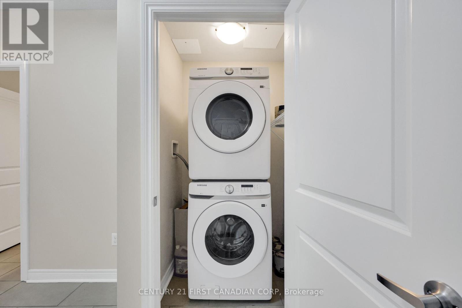 1503 - 330 Ridout Street N, London East, Ontario  N6C 3Z3 - Photo 2 - X12439624