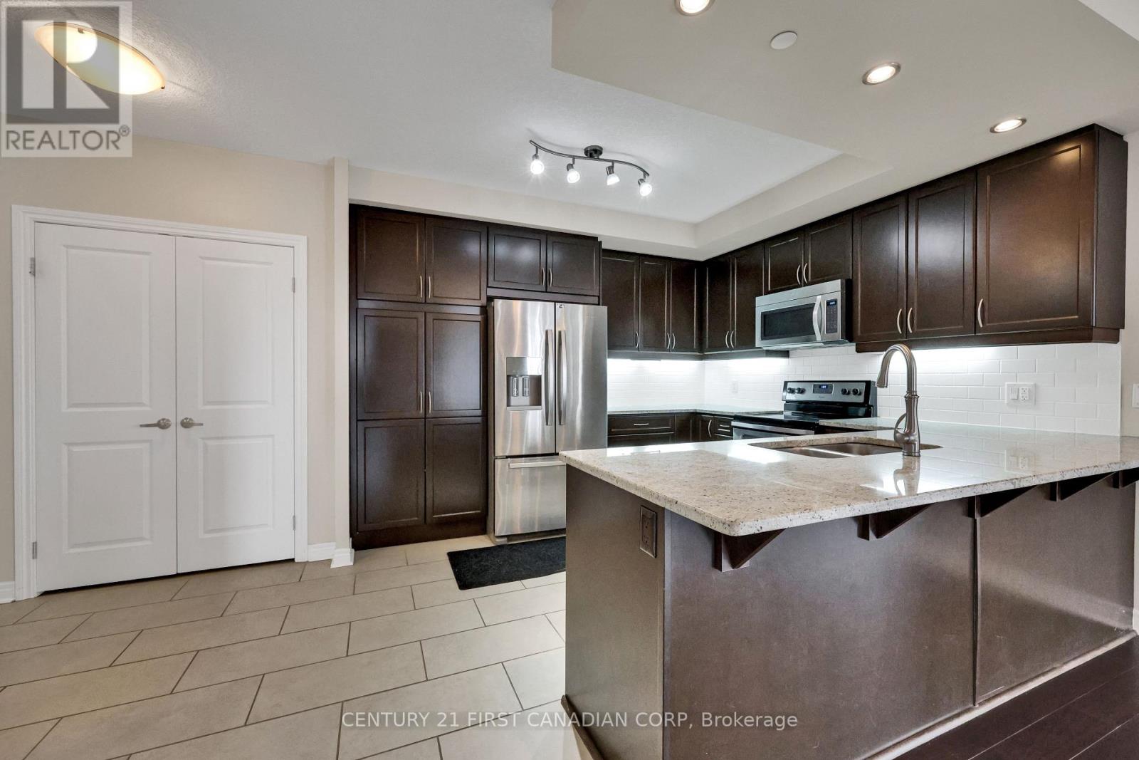 1503 - 330 Ridout Street N, London East, Ontario  N6C 3Z3 - Photo 7 - X12439624