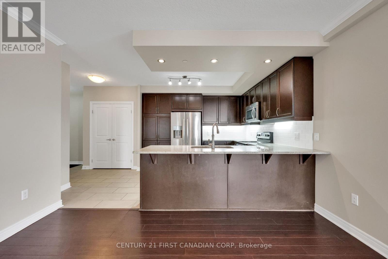 1503 - 330 Ridout Street N, London East, Ontario  N6C 3Z3 - Photo 8 - X12439624