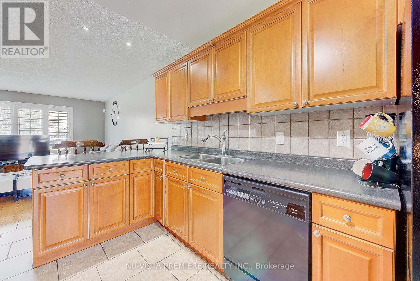 494 Exmouth Circle, London East, Ontario  N5V 5G7 - Photo 13 - X12439632