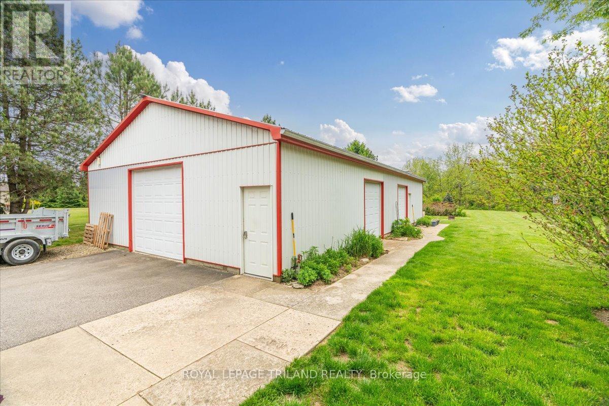 3115 Napperton Drive, Adelaide Metcalfe, Ontario  N7G 3H8 - Photo 10 - X12439638