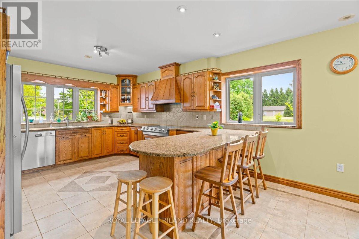 3115 Napperton Drive, Adelaide Metcalfe, Ontario  N7G 3H8 - Photo 17 - X12439638