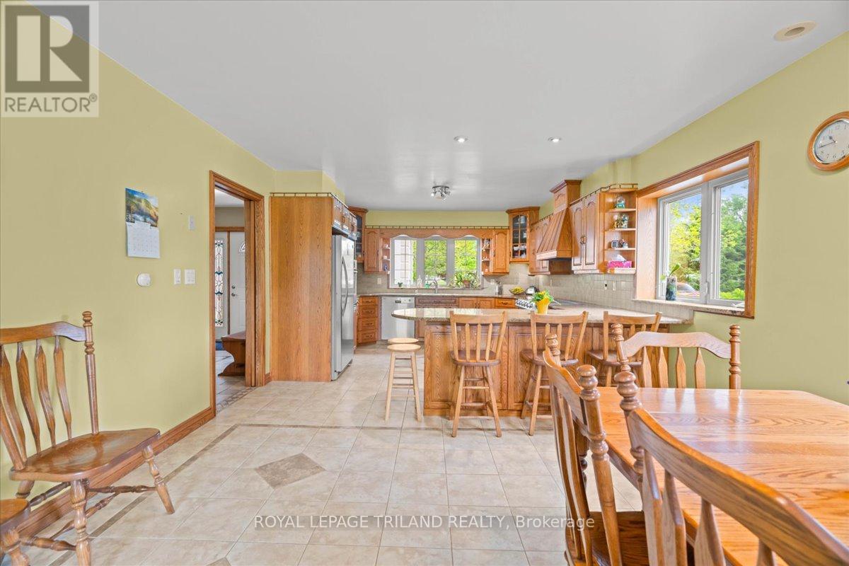 3115 Napperton Drive, Adelaide Metcalfe, Ontario  N7G 3H8 - Photo 18 - X12439638