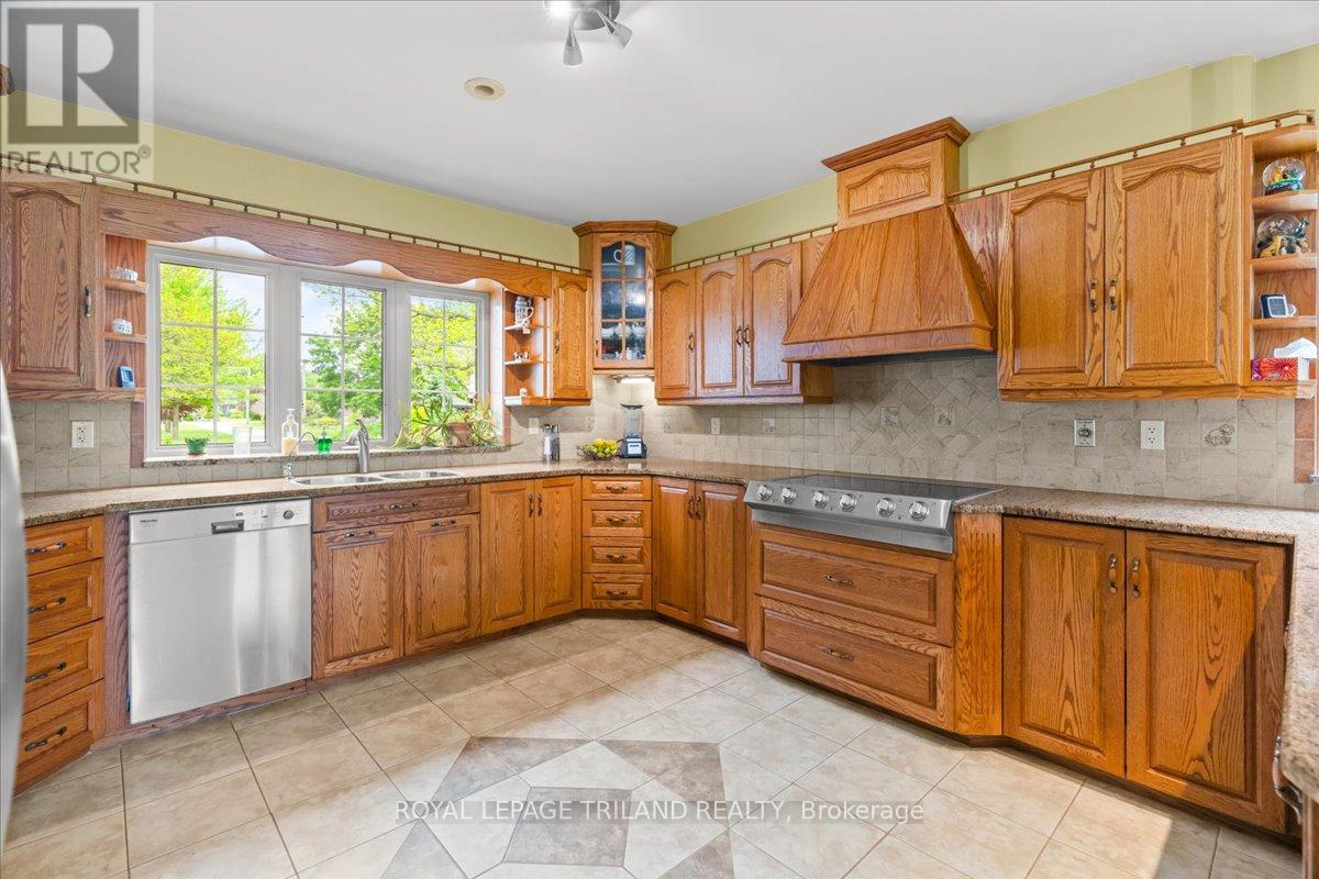 3115 Napperton Drive, Adelaide Metcalfe, Ontario  N7G 3H8 - Photo 21 - X12439638