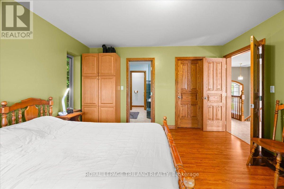 3115 Napperton Drive, Adelaide Metcalfe, Ontario  N7G 3H8 - Photo 24 - X12439638