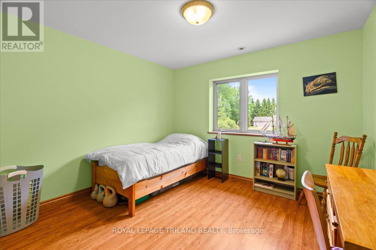 3115 Napperton Drive, Adelaide Metcalfe, Ontario  N7G 3H8 - Photo 27 - X12439638