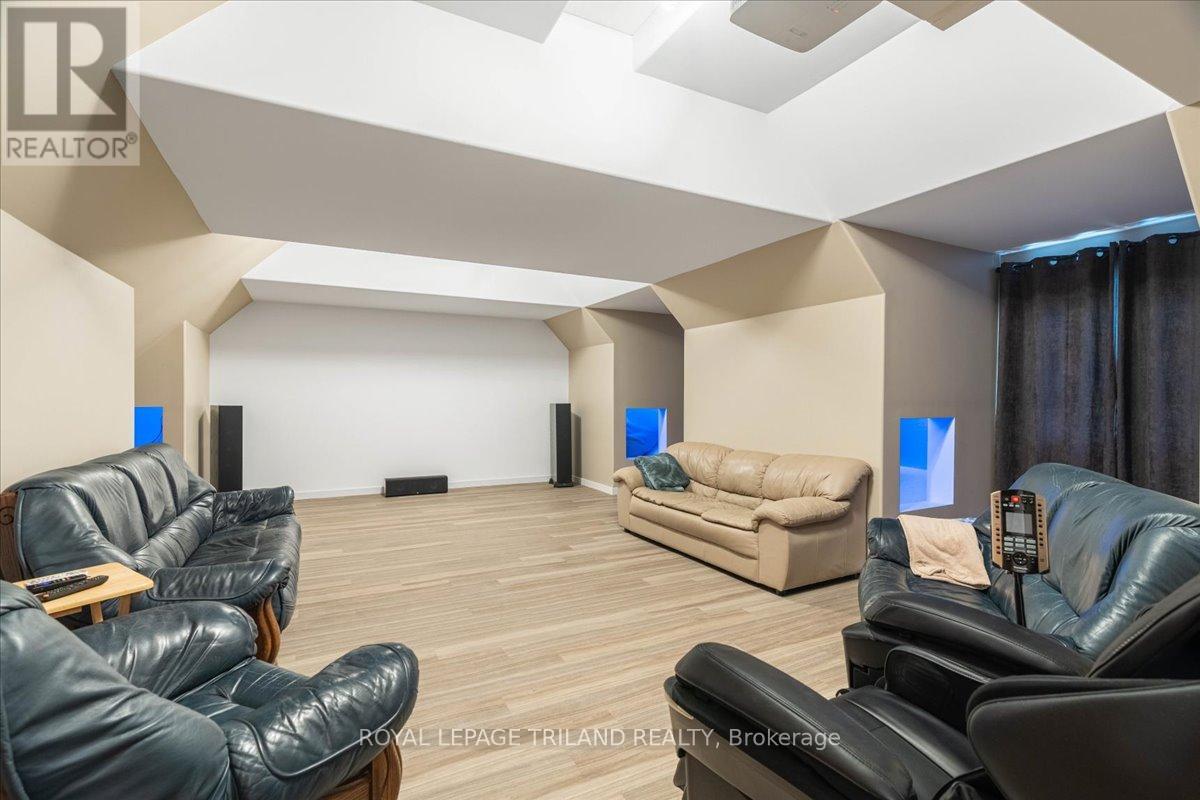 3115 Napperton Drive, Adelaide Metcalfe, Ontario  N7G 3H8 - Photo 31 - X12439638