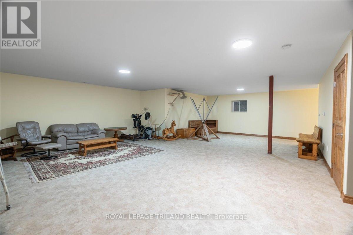 3115 Napperton Drive, Adelaide Metcalfe, Ontario  N7G 3H8 - Photo 34 - X12439638