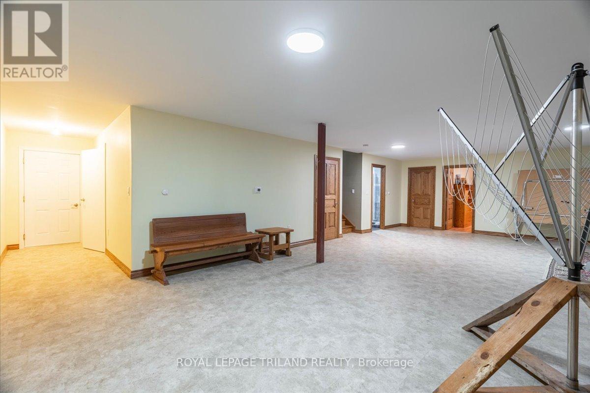 3115 Napperton Drive, Adelaide Metcalfe, Ontario  N7G 3H8 - Photo 36 - X12439638