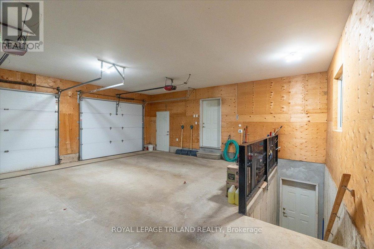 3115 Napperton Drive, Adelaide Metcalfe, Ontario  N7G 3H8 - Photo 38 - X12439638
