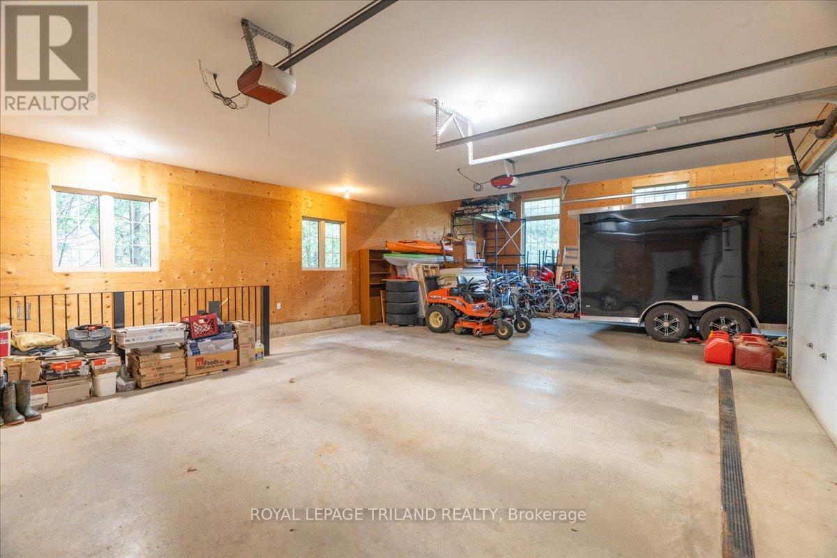 3115 Napperton Drive, Adelaide Metcalfe, Ontario  N7G 3H8 - Photo 39 - X12439638