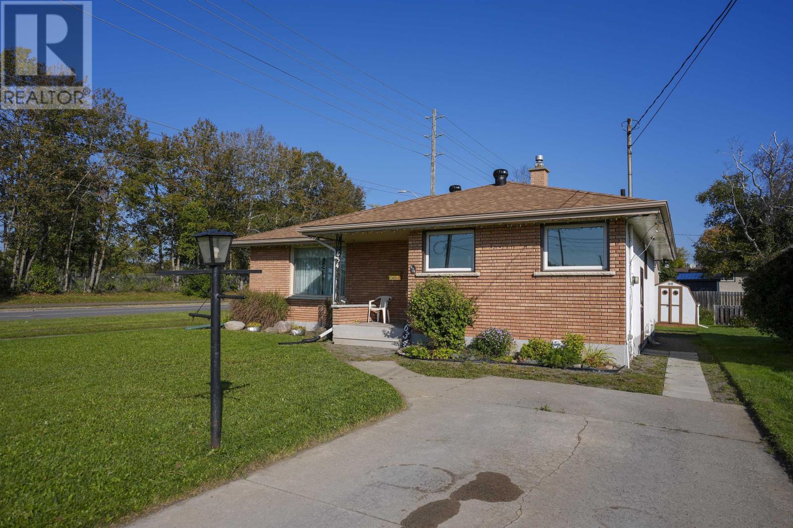 634 Hartland St, Thunder Bay, Ontario  P7B 2E6 - Photo 2 - TB253075
