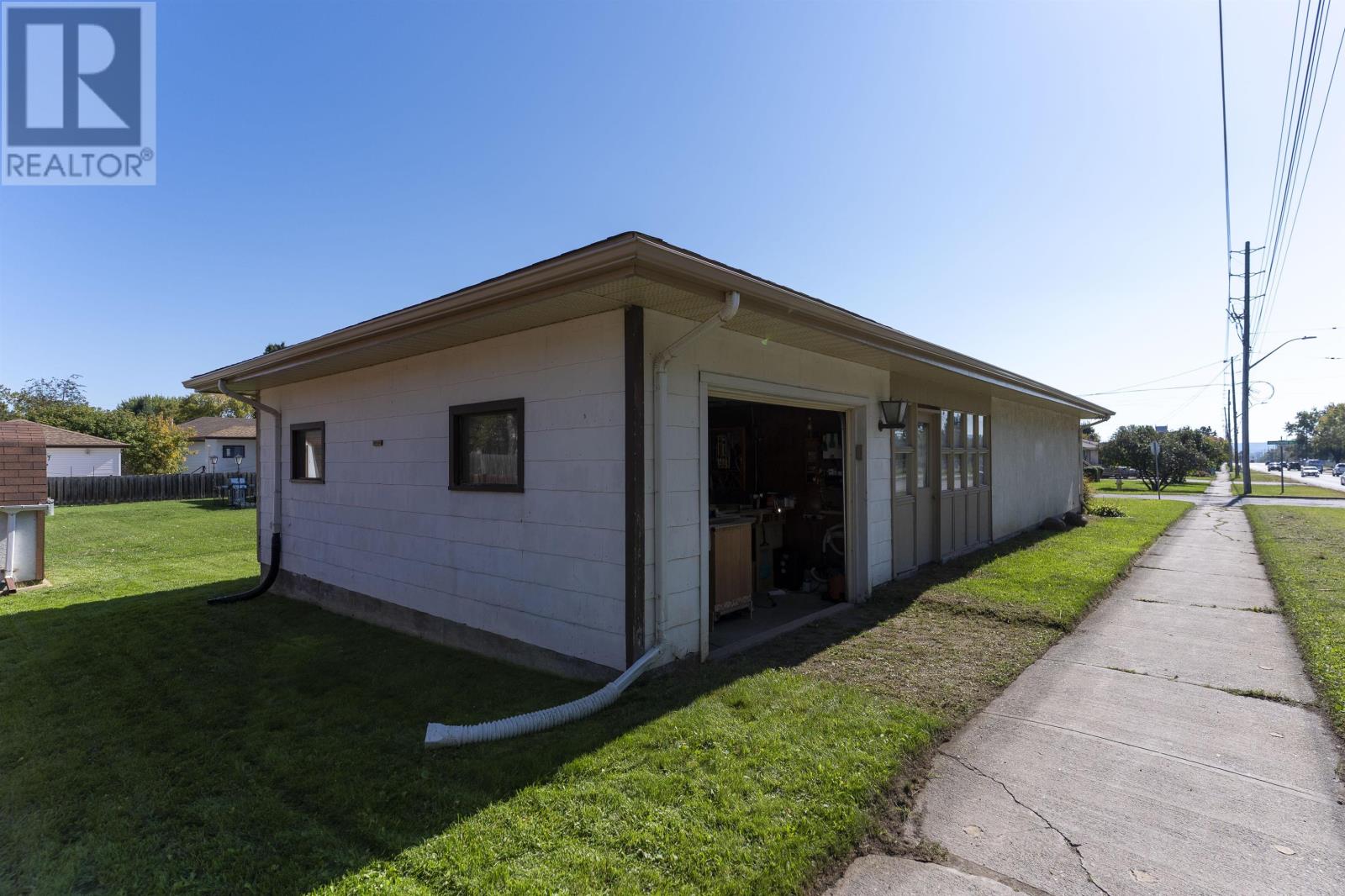 634 Hartland St, Thunder Bay, Ontario  P7B 2E6 - Photo 5 - TB253075