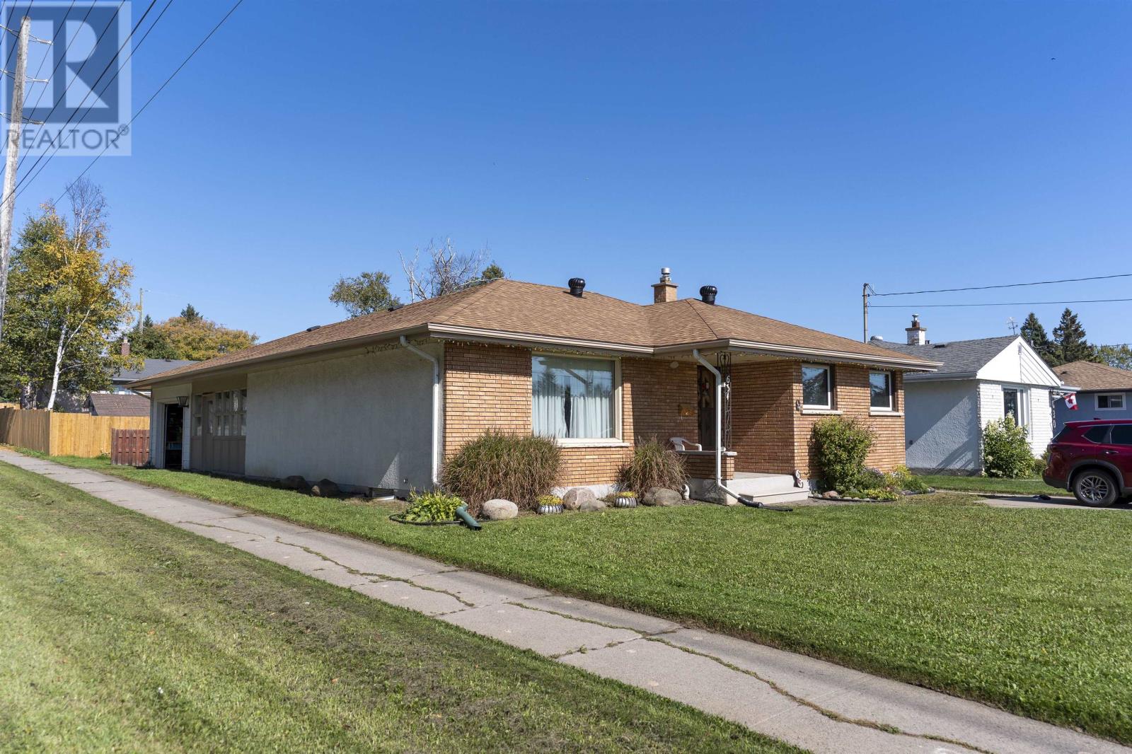 634 Hartland St, Thunder Bay, Ontario  P7B 2E6 - Photo 3 - TB253075