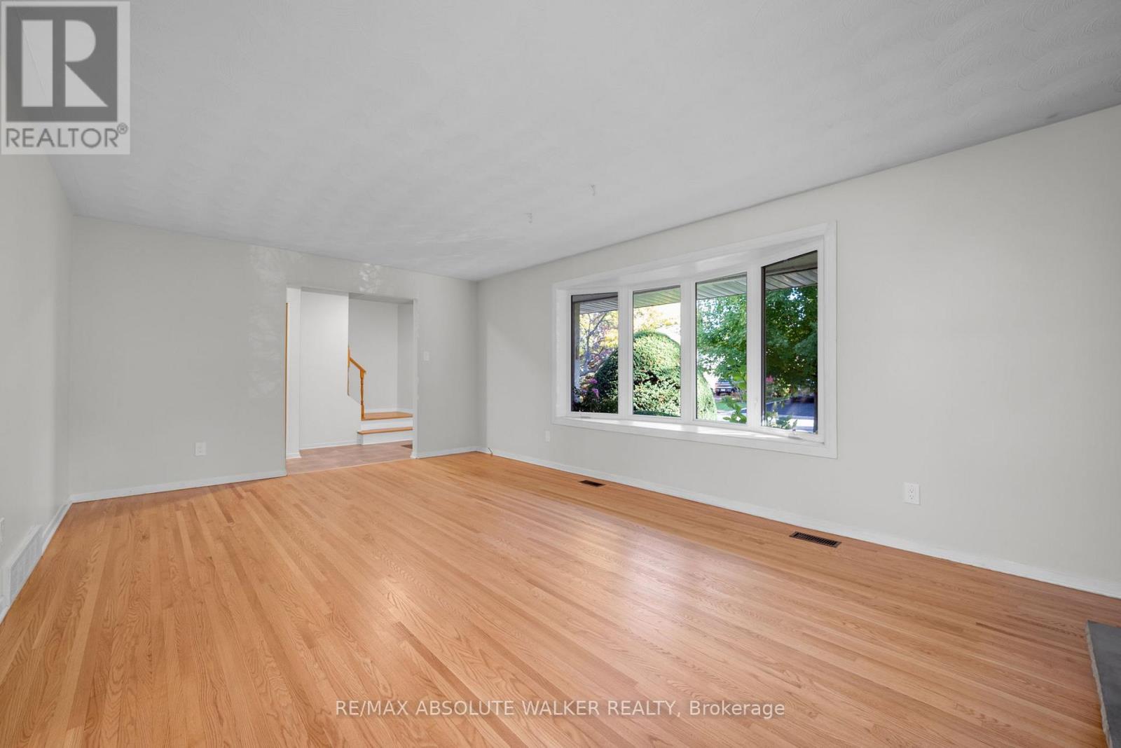 917 Rand Avenue, Ottawa, Ontario  K1V 6X3 - Photo 11 - X12439485