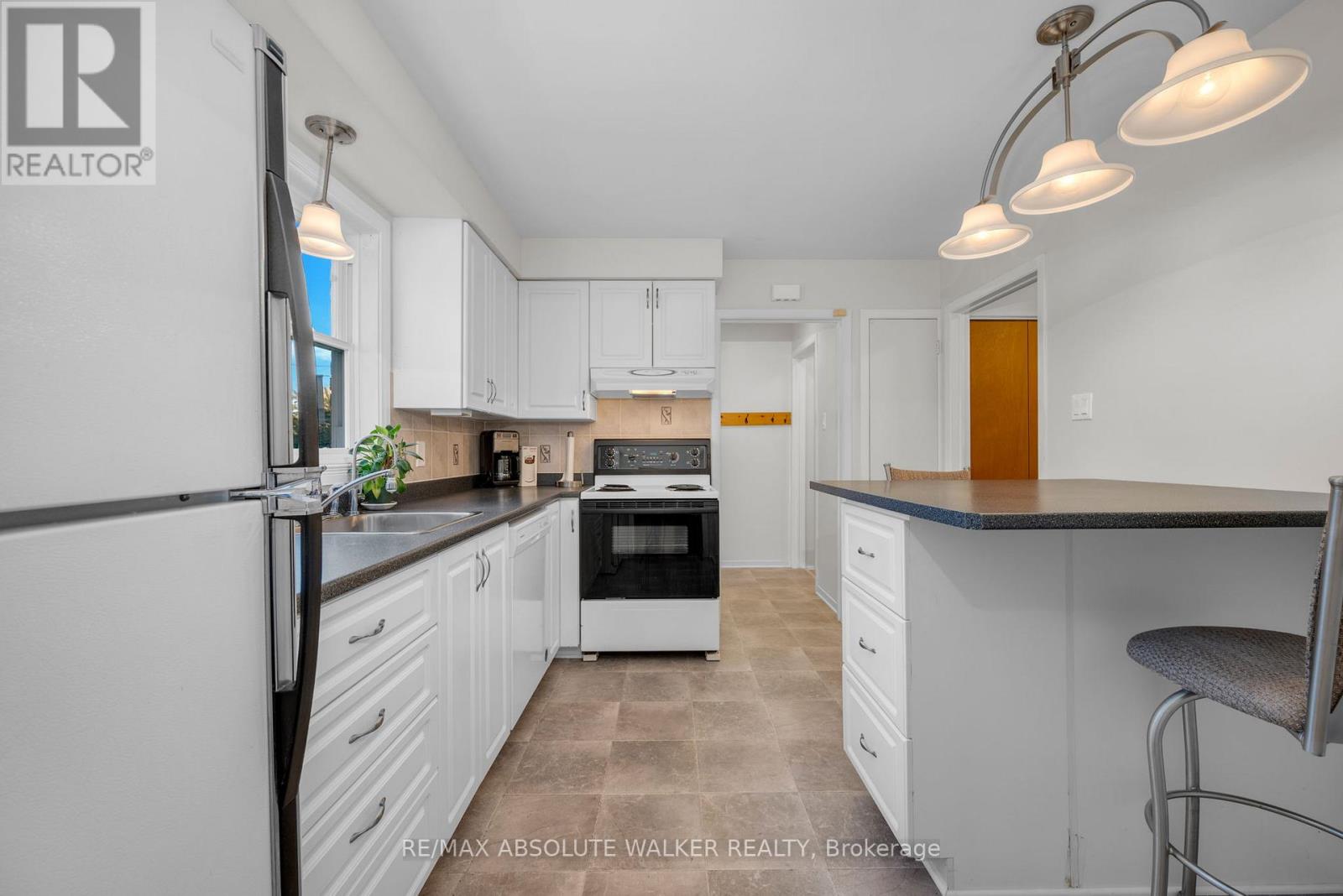 917 Rand Avenue, Ottawa, Ontario  K1V 6X3 - Photo 17 - X12439485