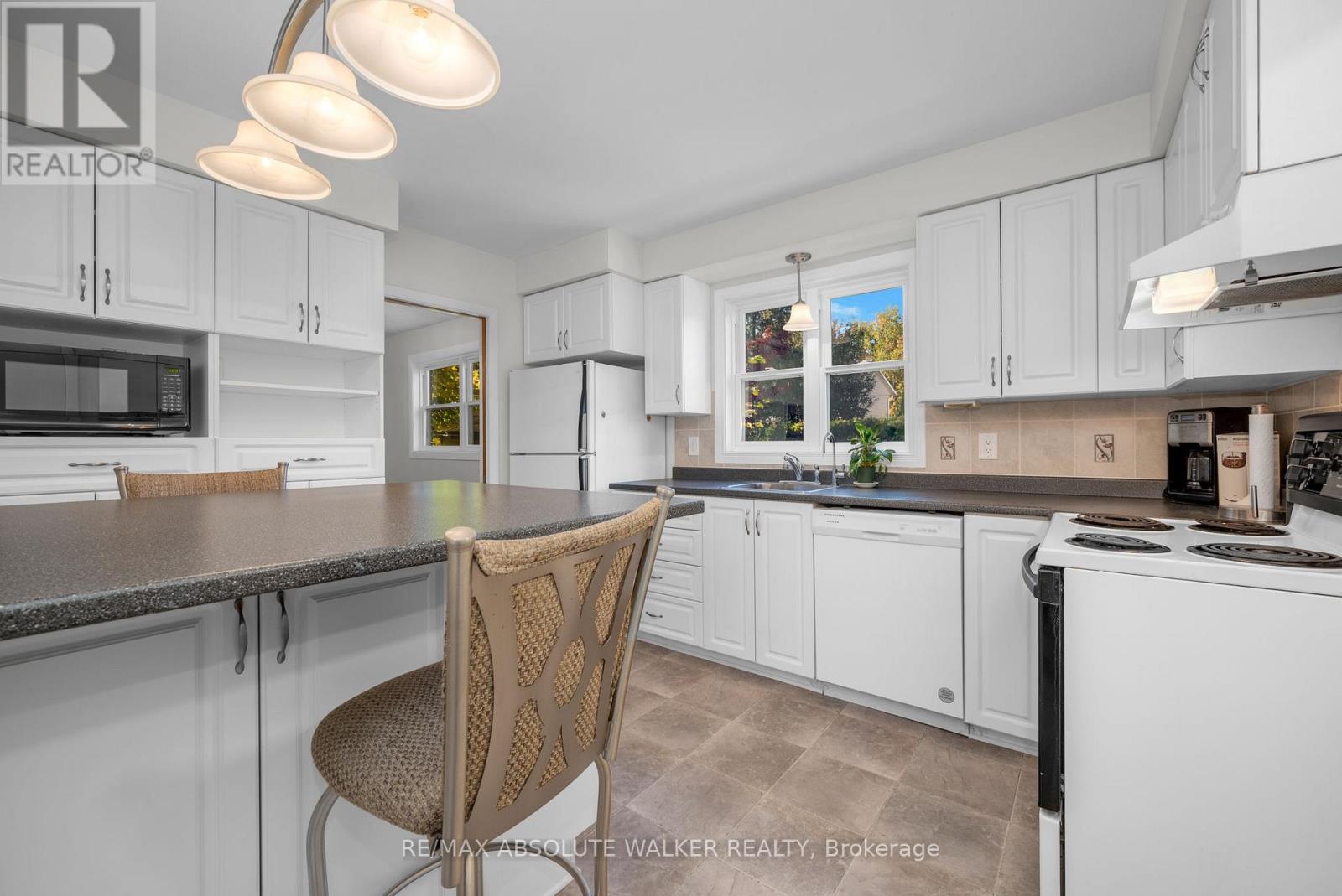 917 Rand Avenue, Ottawa, Ontario  K1V 6X3 - Photo 20 - X12439485