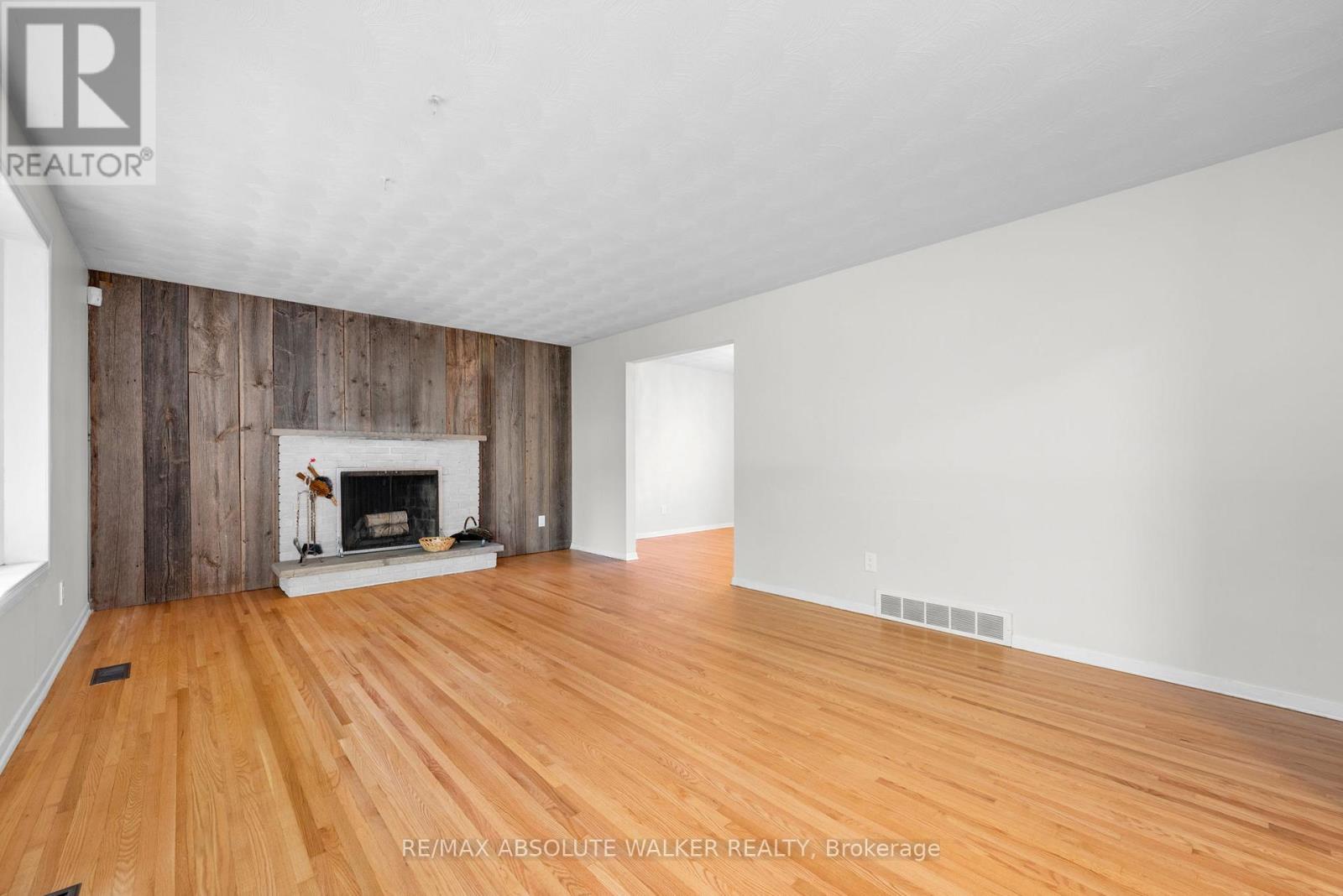 917 Rand Avenue, Ottawa, Ontario  K1V 6X3 - Photo 6 - X12439485