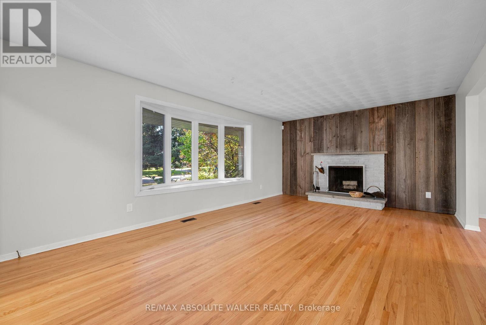 917 Rand Avenue, Ottawa, Ontario  K1V 6X3 - Photo 7 - X12439485