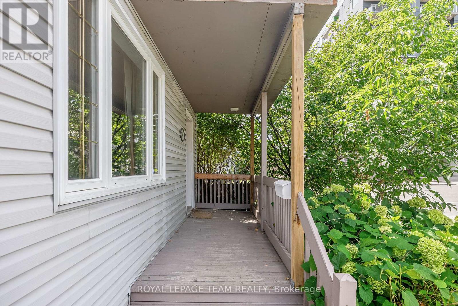 240 Garneau Street, Ottawa, Ontario  K1L 7T8 - Photo 4 - X12439517