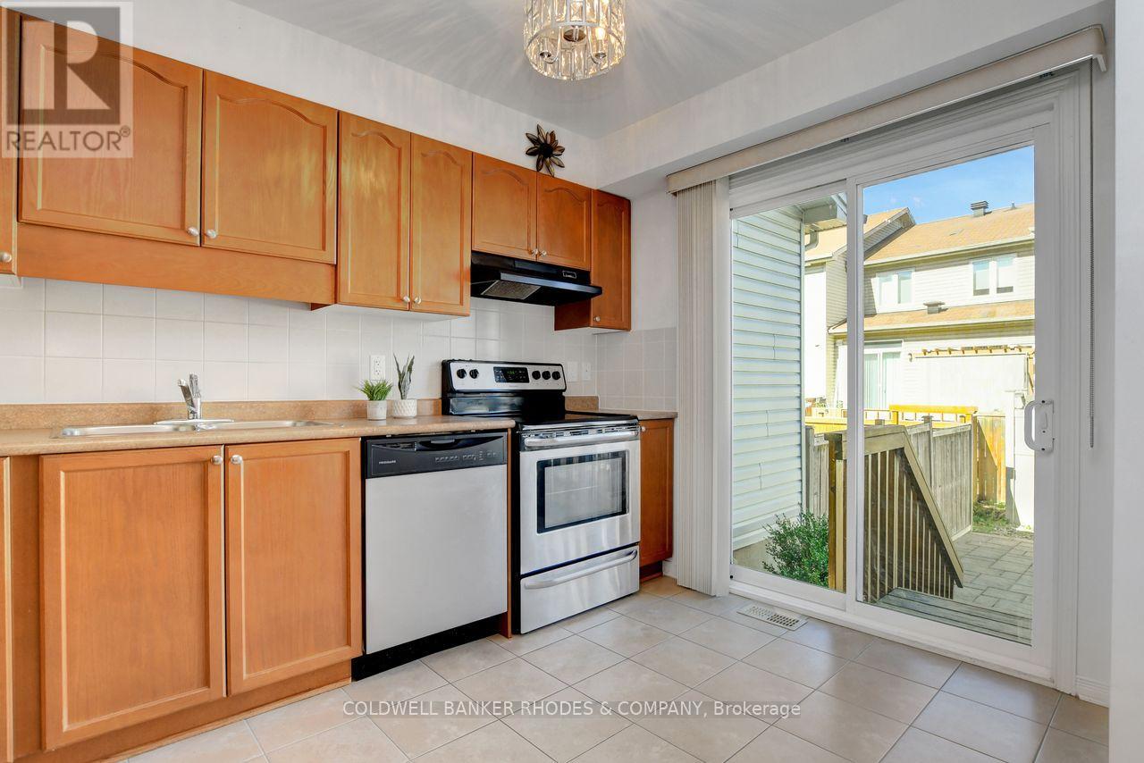 287 Macoun Circle, Ottawa, Ontario  K1T 0H8 - Photo 10 - X12439552