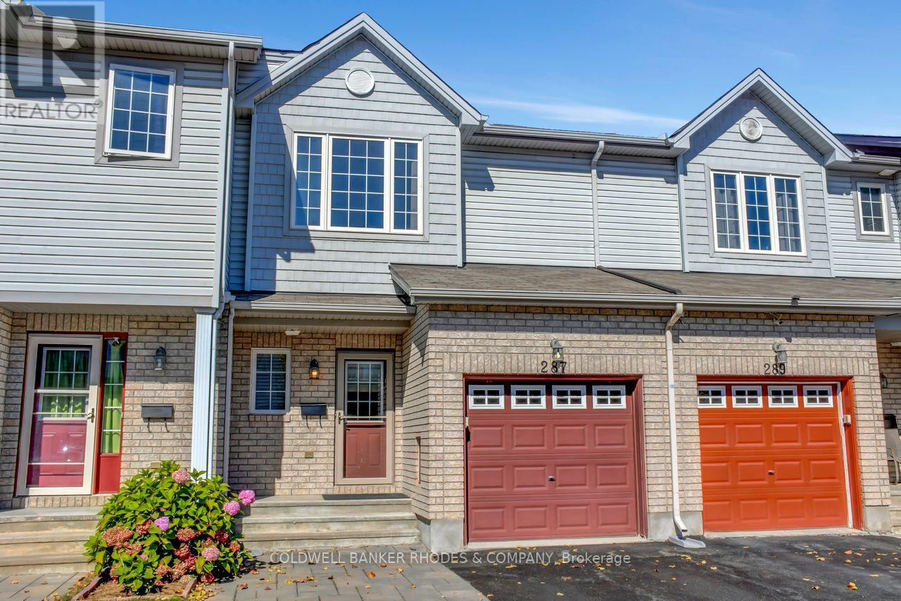 287 Macoun Circle, Ottawa, Ontario  K1T 0H8 - Photo 2 - X12439552