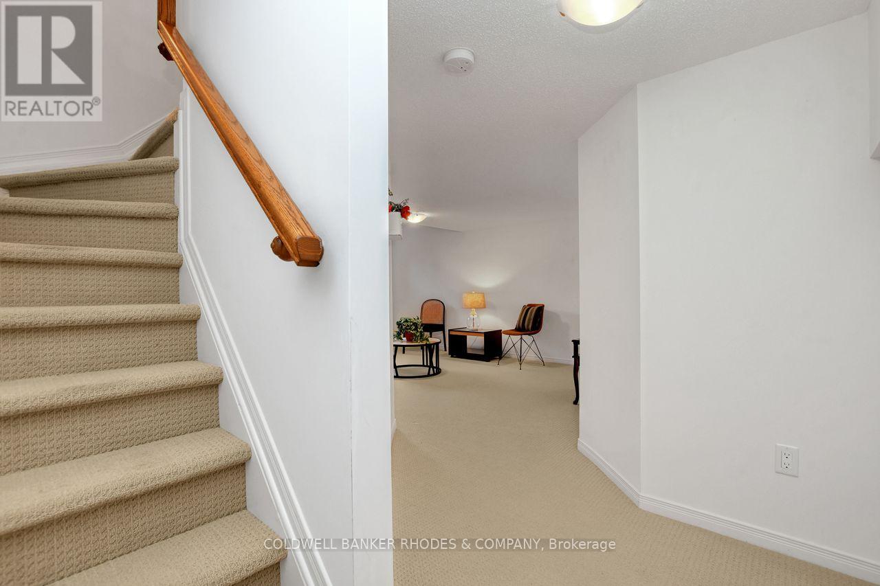 287 Macoun Circle, Ottawa, Ontario  K1T 0H8 - Photo 22 - X12439552