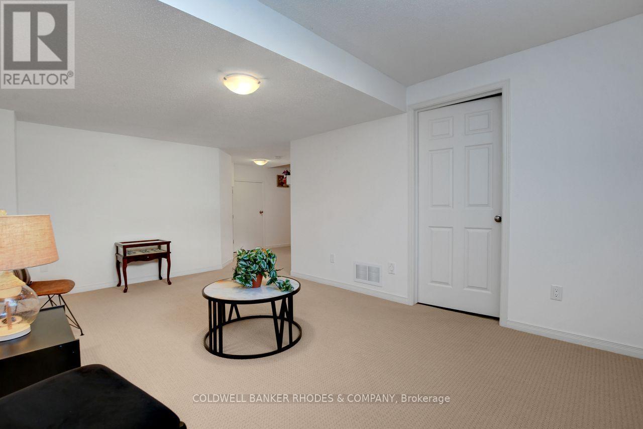 287 Macoun Circle, Ottawa, Ontario  K1T 0H8 - Photo 23 - X12439552