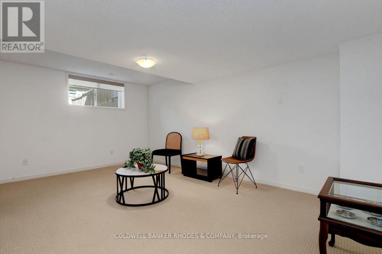 287 Macoun Circle, Ottawa, Ontario  K1T 0H8 - Photo 24 - X12439552