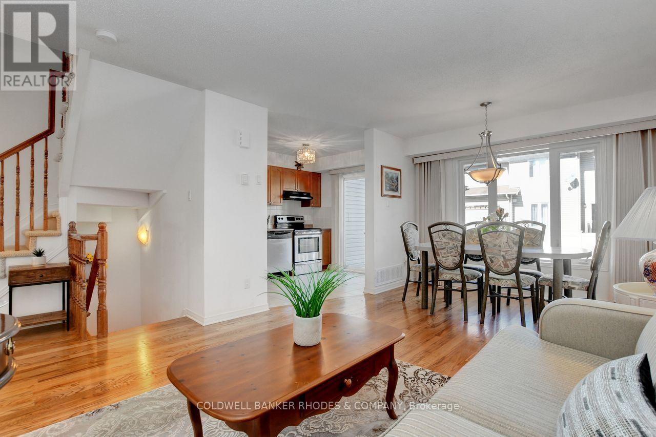 287 Macoun Circle, Ottawa, Ontario  K1T 0H8 - Photo 7 - X12439552