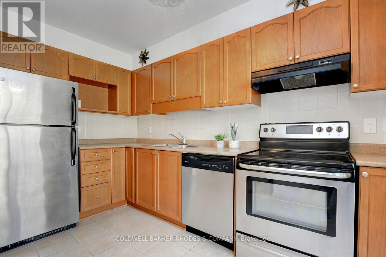 287 Macoun Circle, Ottawa, Ontario  K1T 0H8 - Photo 9 - X12439552