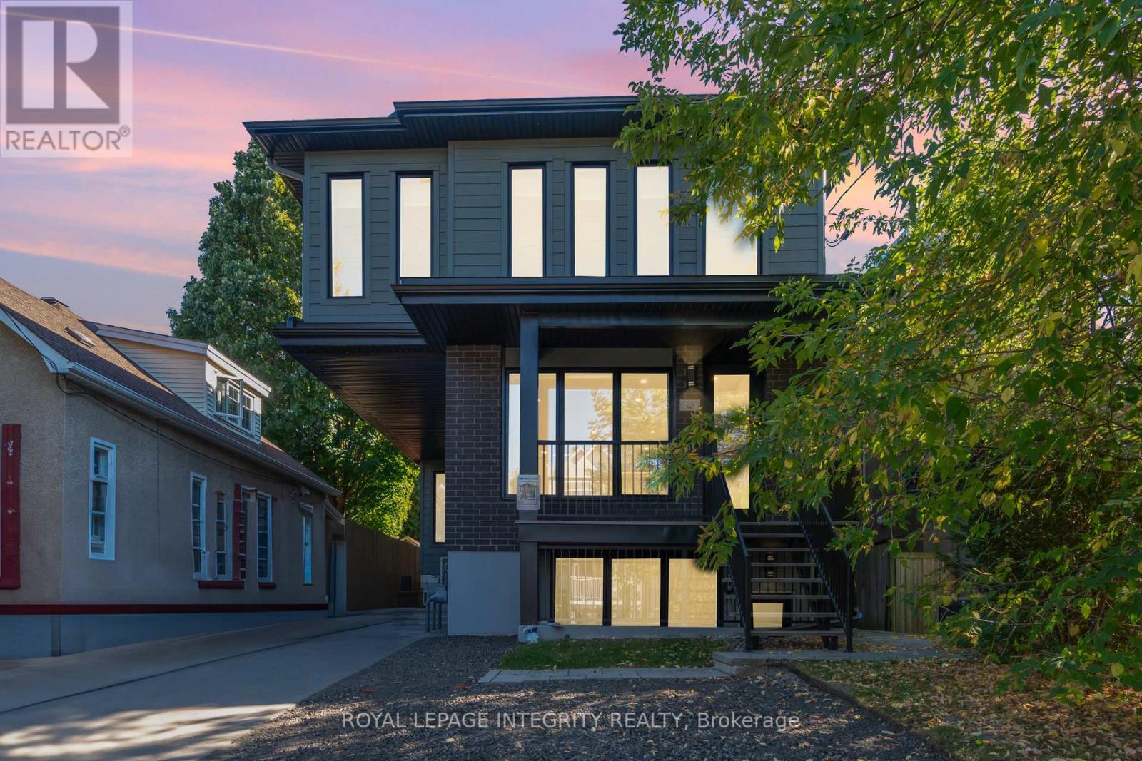 B - 284 Dovercourt Avenue, Ottawa, Ontario  K1Z 7H5 - Photo 1 - X12439553