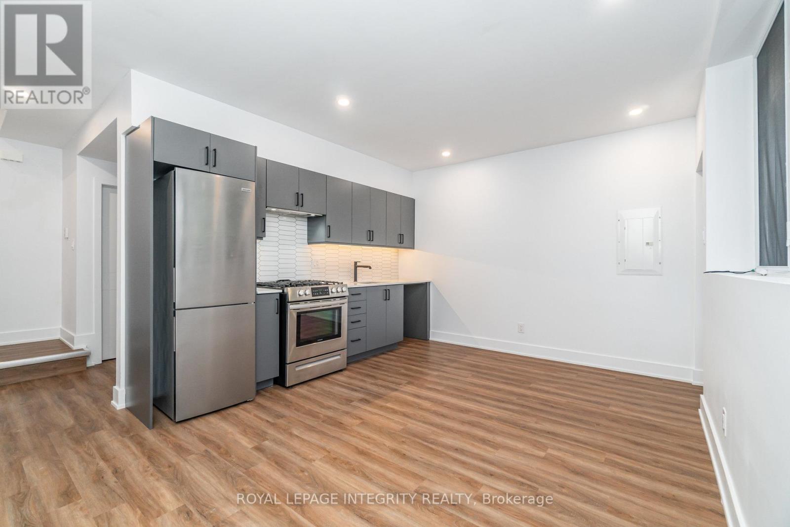 B - 284 Dovercourt Avenue, Ottawa, Ontario  K1Z 7H5 - Photo 2 - X12439553
