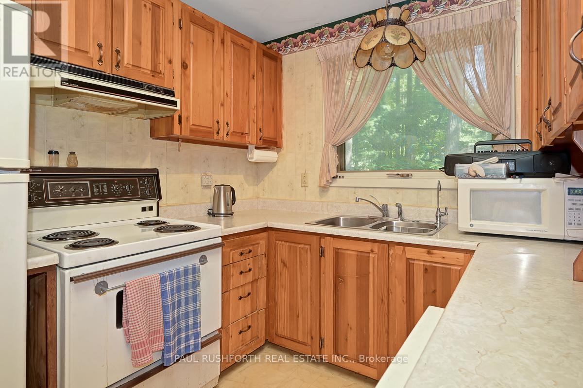 1283 Bayview Drive, Ottawa, Ontario  K0A 3M0 - Photo 11 - X12439562