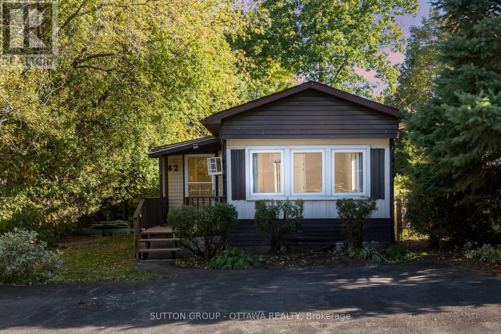 42 - 7481 Mitch Owens Road, Ottawa, Ontario  K1G 3N4 - Photo 2 - X12439595