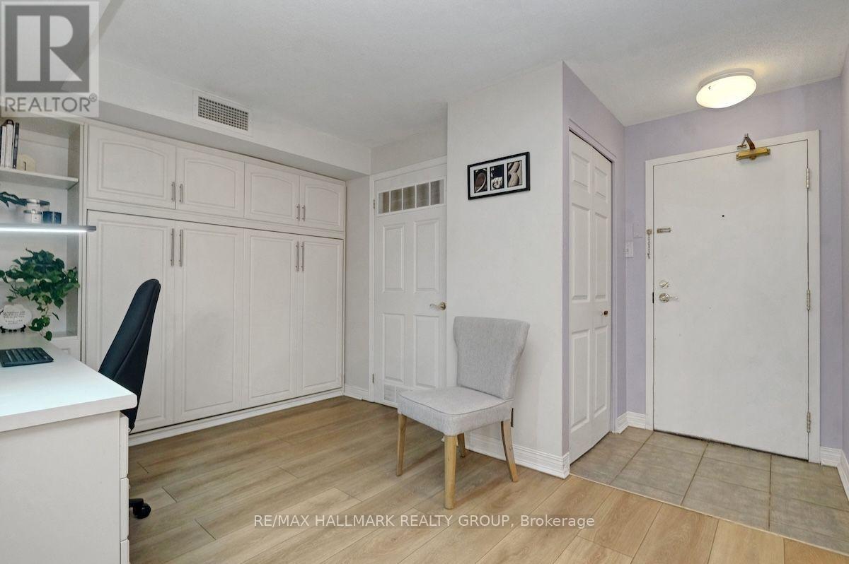 802 - 429 Somerset Street W, Ottawa, Ontario  K2P 2P5 - Photo 4 - X12439597