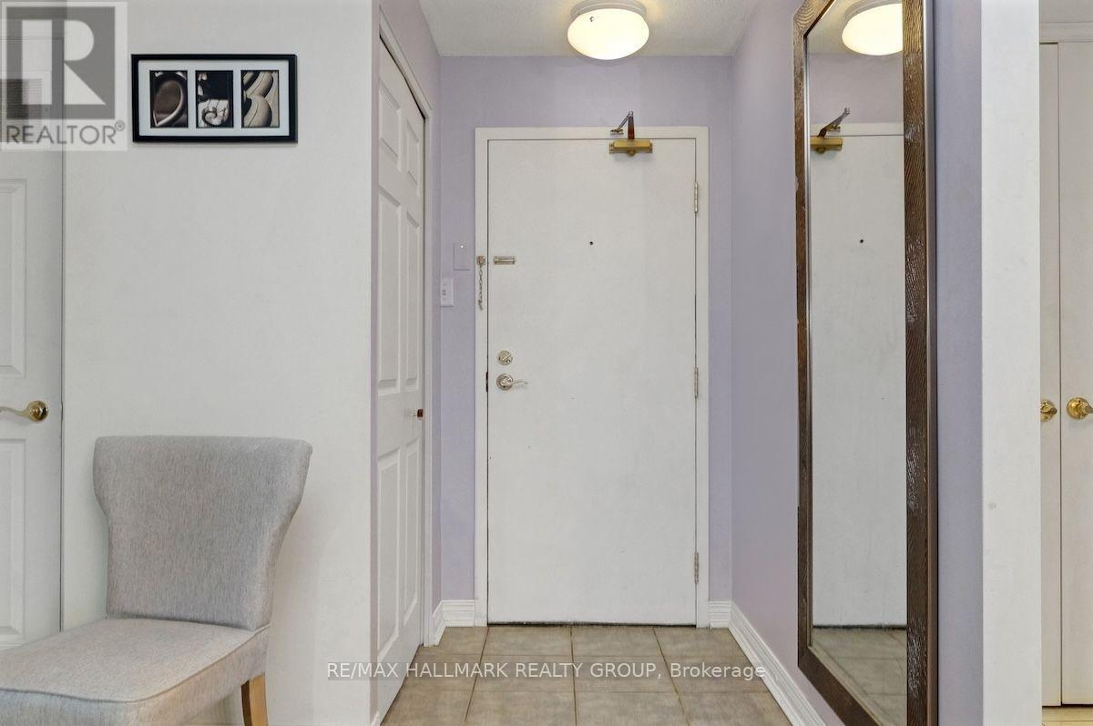 802 - 429 Somerset Street W, Ottawa, Ontario  K2P 2P5 - Photo 6 - X12439597