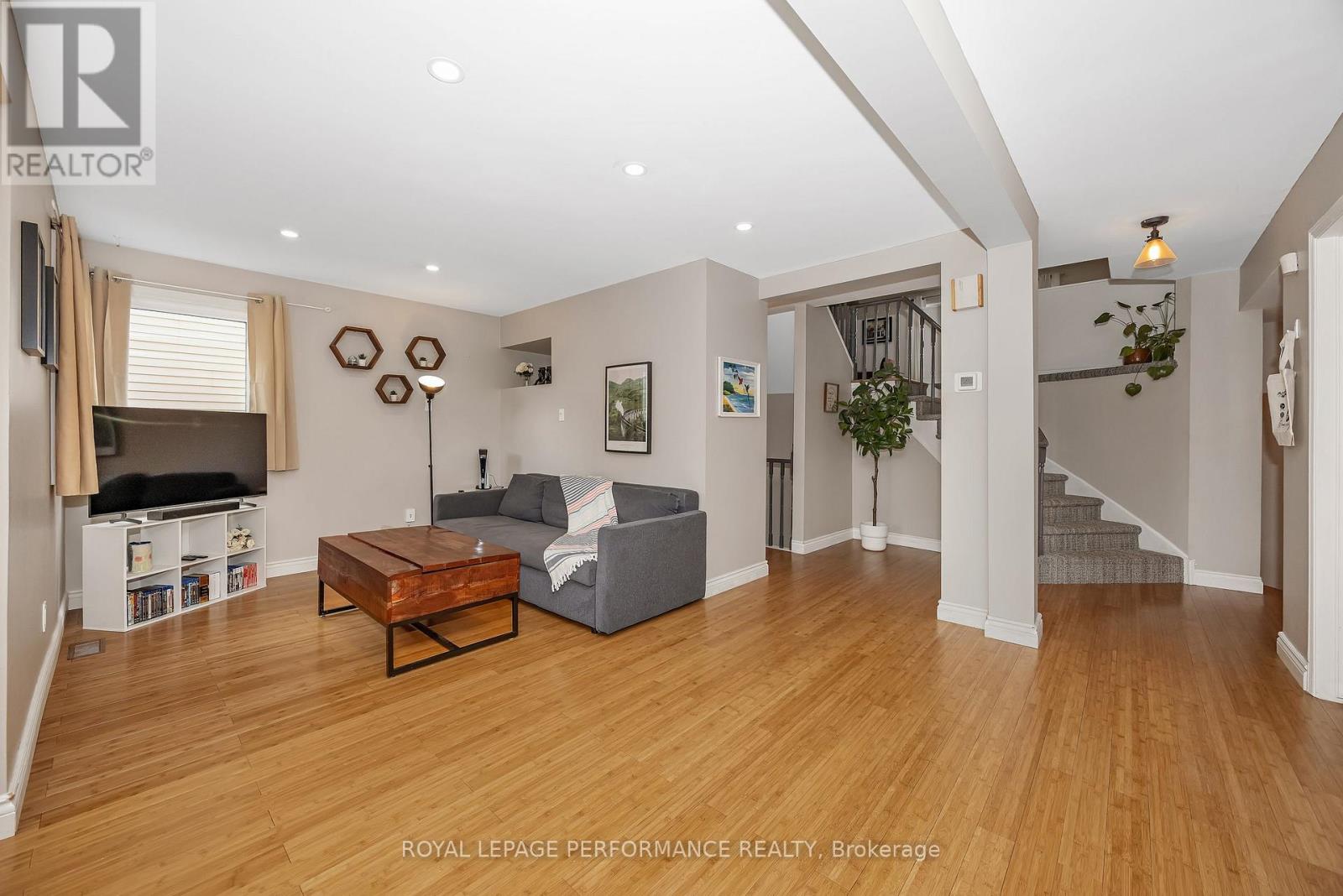 8 Hyannis Avenue, Ottawa, Ontario  K2J 3H8 - Photo 4 - X12439621