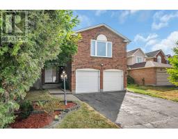 8 HYANNIS AVENUE, Ottawa, Ontario