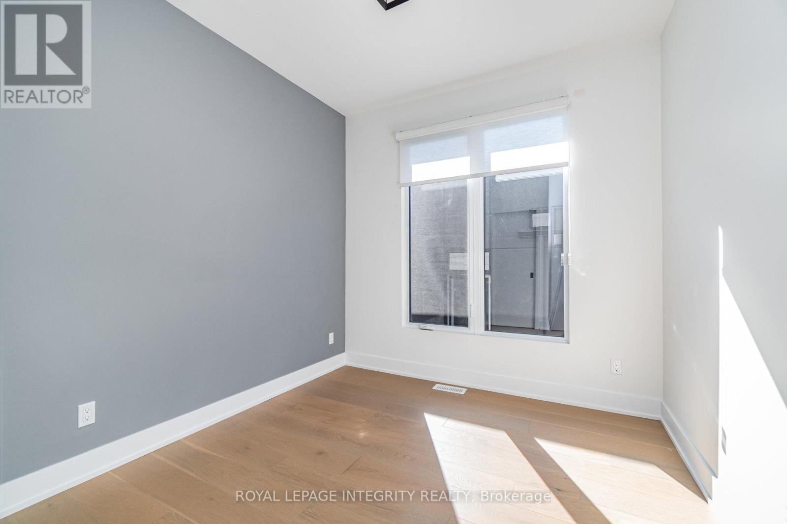 A - 284 Dovercourt Avenue, Ottawa, Ontario  K1Z 7H5 - Photo 11 - X12439640