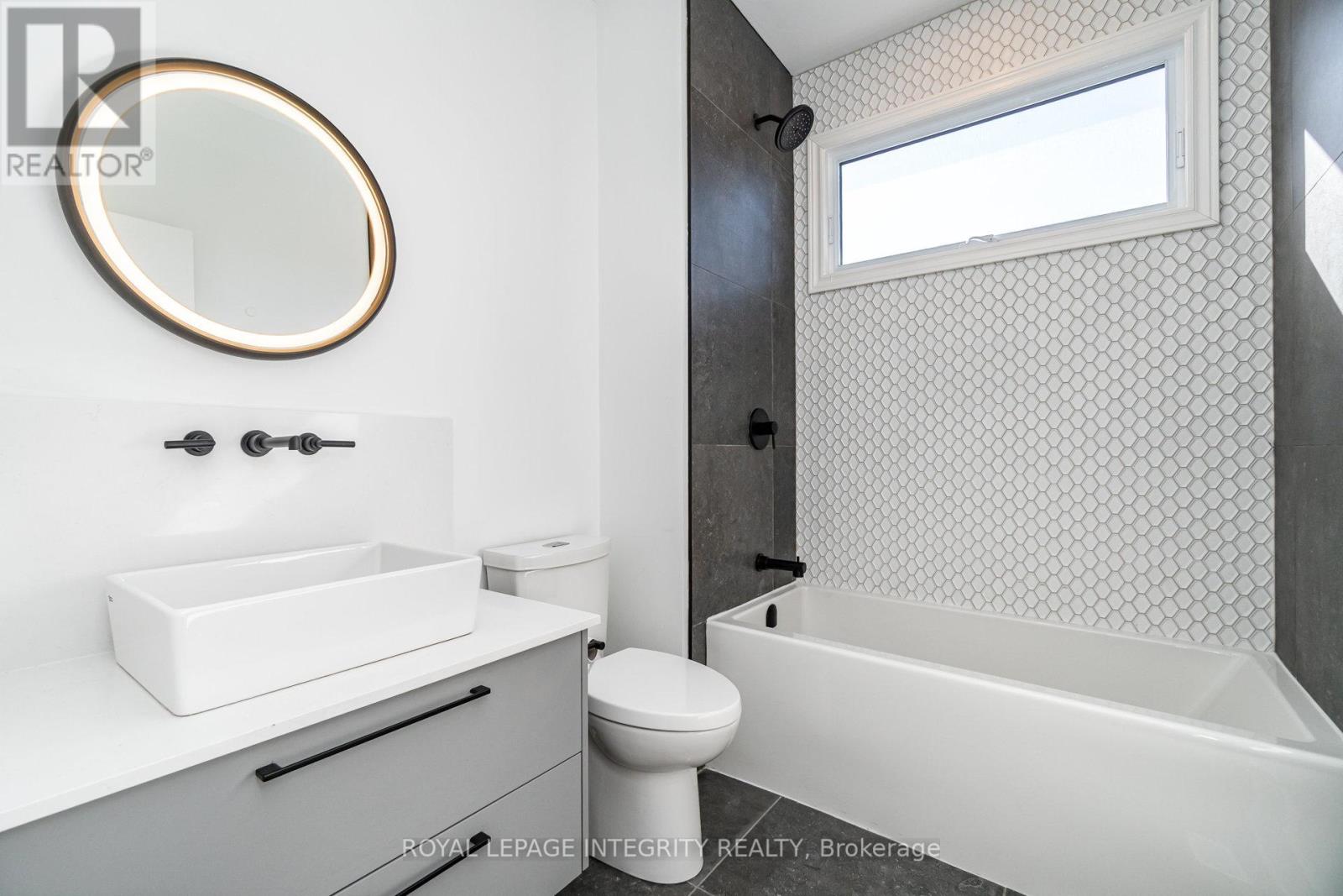 A - 284 Dovercourt Avenue, Ottawa, Ontario  K1Z 7H5 - Photo 12 - X12439640