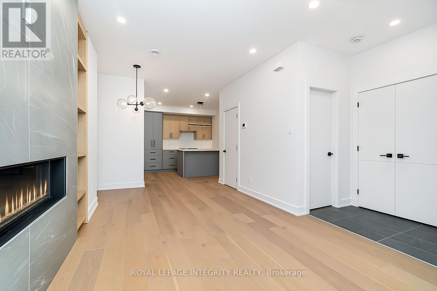A - 284 Dovercourt Avenue, Ottawa, Ontario  K1Z 7H5 - Photo 2 - X12439640